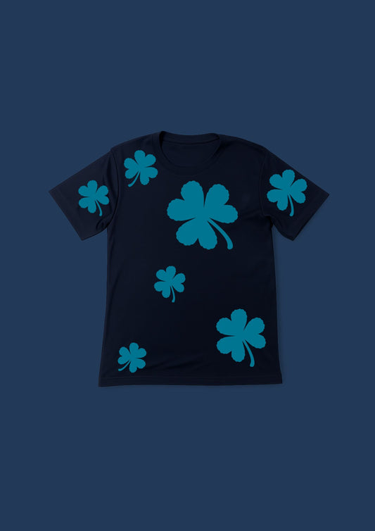 Deep Ocean Luck (Dunkelblau mit blauen Kleeblättern)